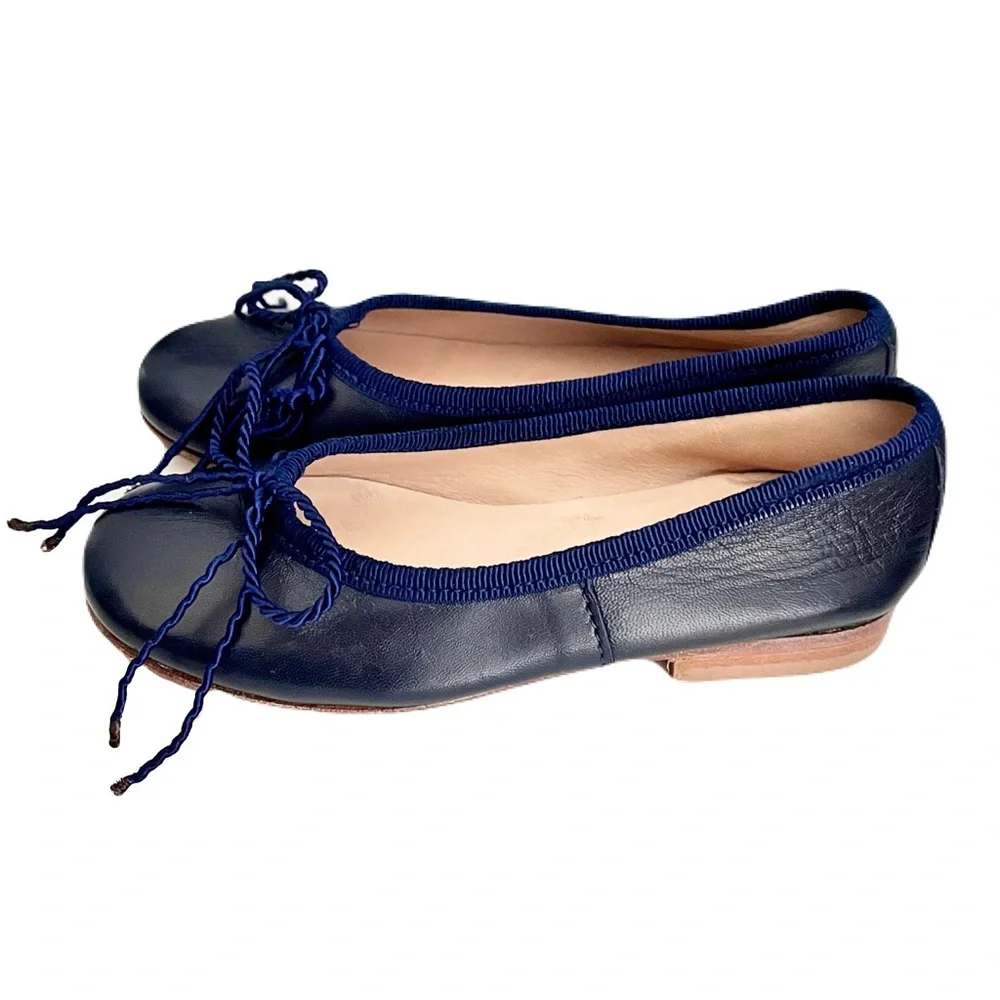Oscar de la Renta darling gently